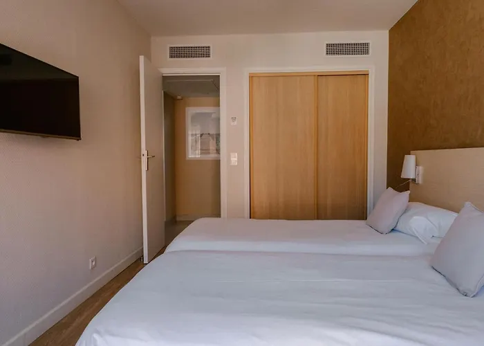 Résidence Châteauneuf Aparthotel 4*