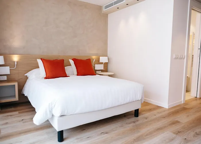 Chateauneuf Lägenhetshotell 4*