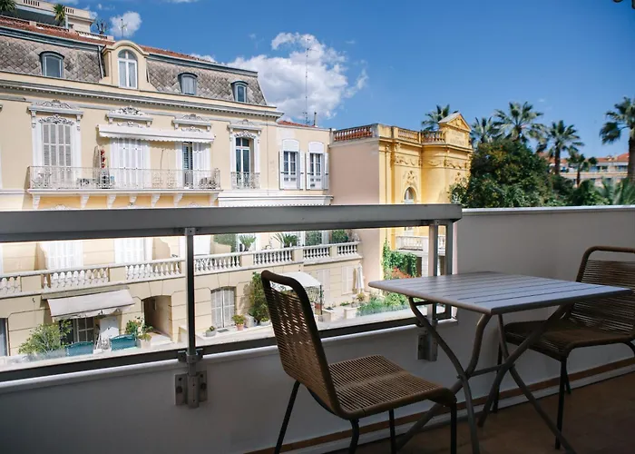 Résidence Châteauneuf 4* Mentone