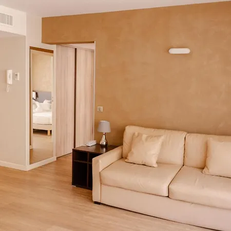 Chateauneuf Lejlighedshotel Menton