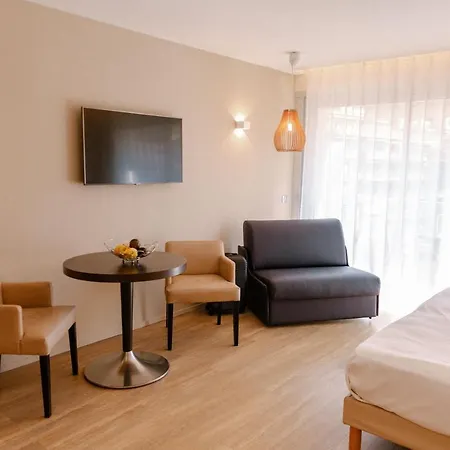 Chateauneuf Ξενοδοχείο με διαμερίσματα 4*