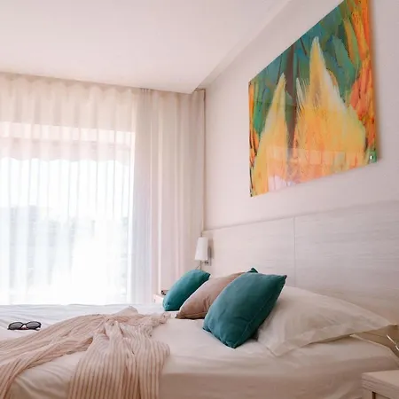Chateauneuf Apartmanhotel Menton