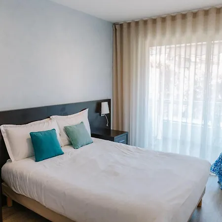 Aparthotel Résidence Châteauneuf 2*