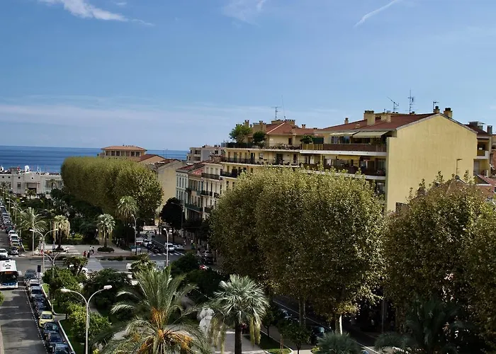 Résidence Châteauneuf Appart hôtel 4*